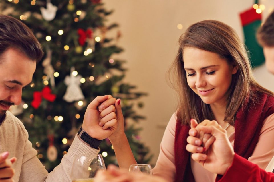 Oração de Natal: preces poderosas para orar com a família | WeMystic Brasil Oração de Natal: preces poderosas para orar com a família | WeMystic Brasil