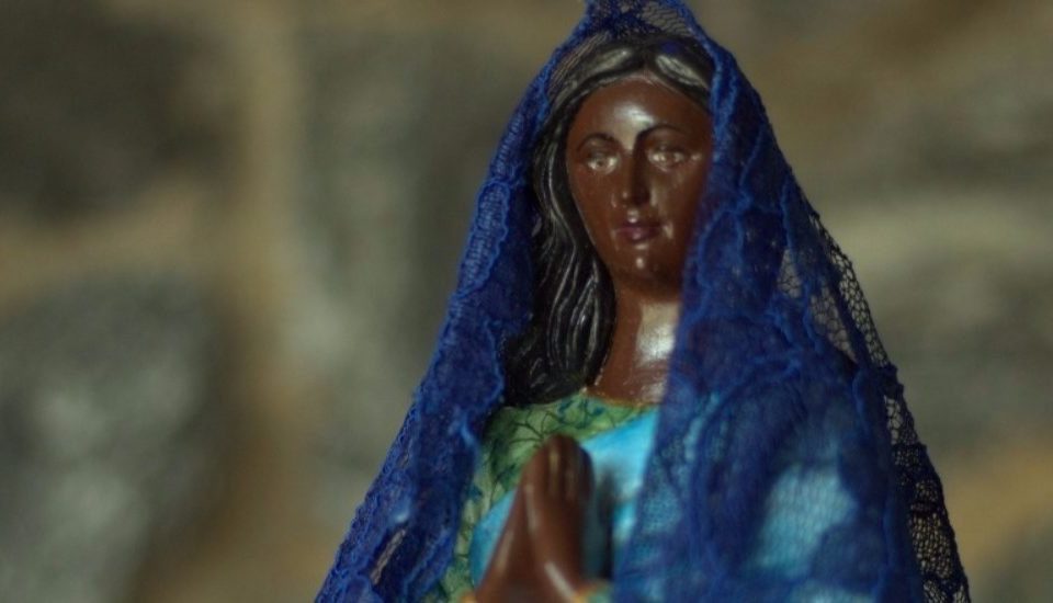 Aprenda a oração de Santa Sara Kali para proteção das grávidas - WeMystic  Brasil