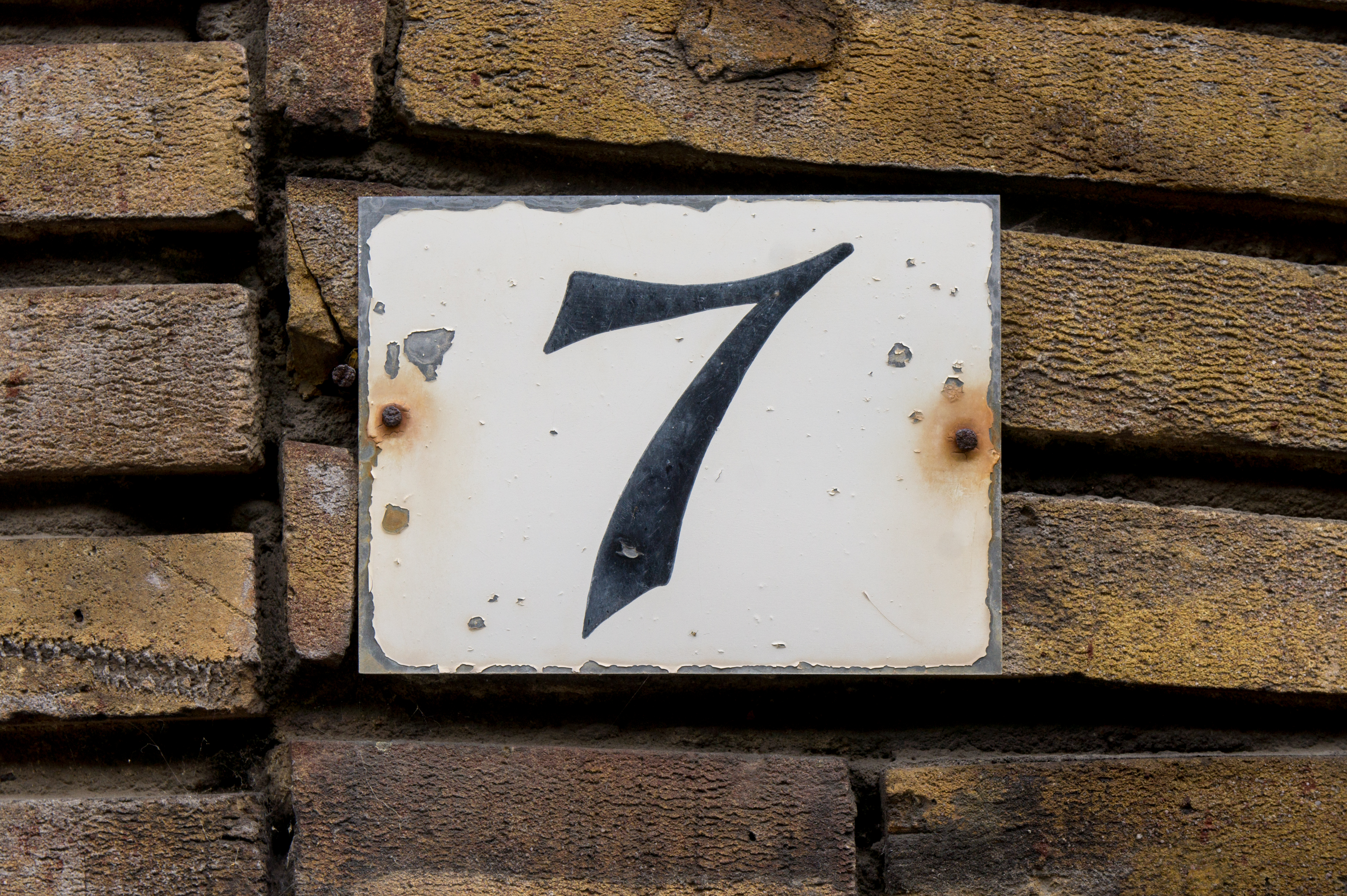 Номер семь номер 17. Дом номер 7. Домик с номером 7. Номер 7 фото. Номер дома 7.